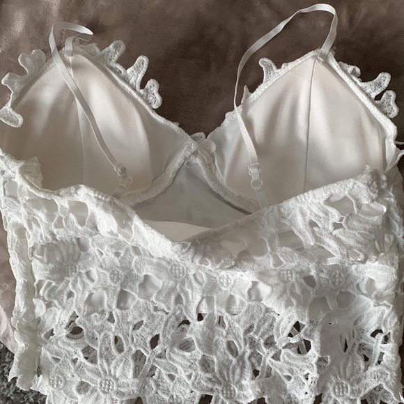 White Lace Crop Top - Picture 3 of 3